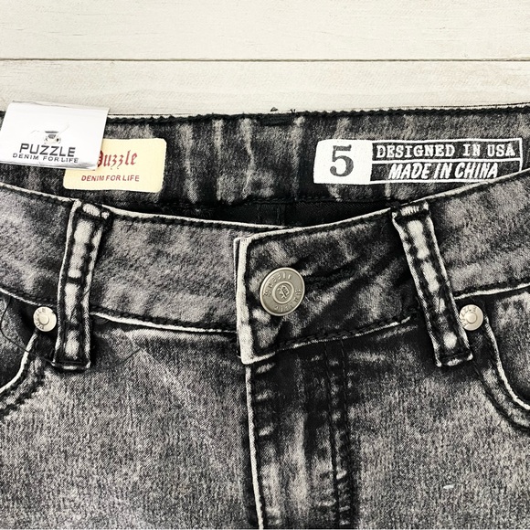 PUZZLE Mid Rise Acid Wash Skinny Jeans - Picture 4 of 6
